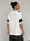 Camiseta Deportiva de Malla con Estampado Numérico y Manga Corta