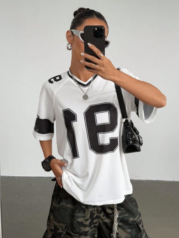 Camiseta Deportiva de Malla con Estampado Numérico y Manga Corta - Image 24
