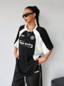 Remera Oversize Deportiva con Estampado de Bloques de Colores
