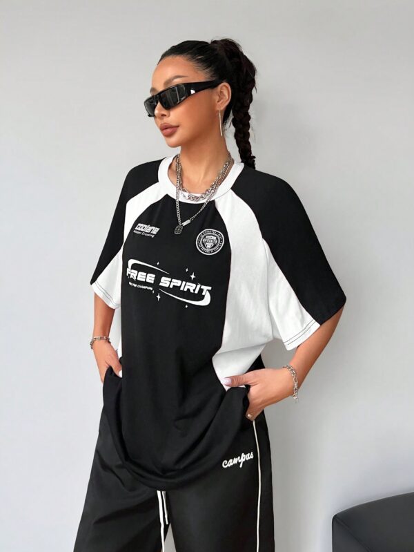 Remera Oversize Deportiva con Estampado de Bloques de Colores - Image 15