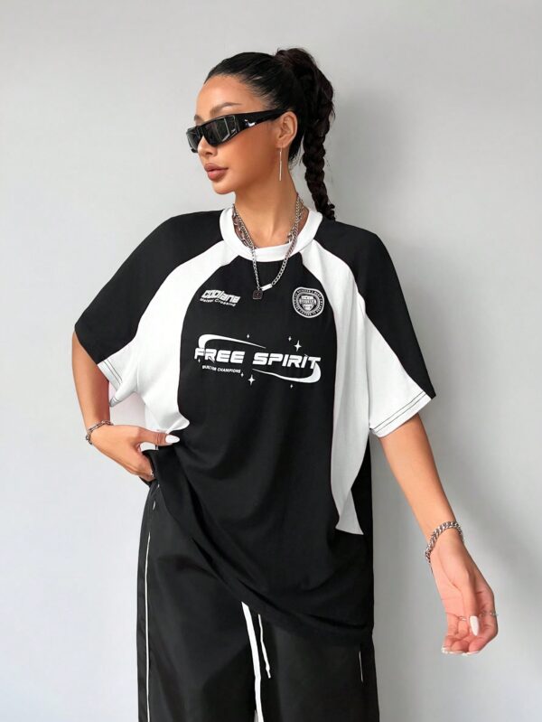 Remera Oversize Deportiva con Estampado de Bloques de Colores - Image 17