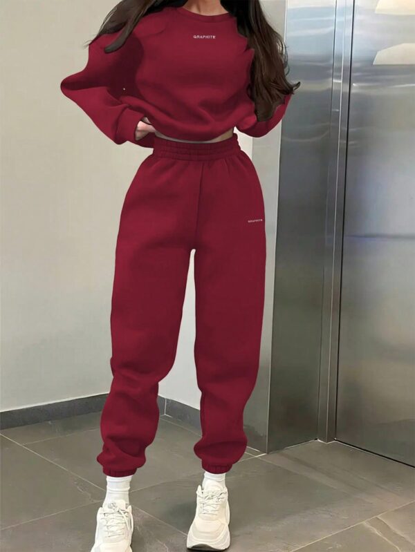 Conjunto Casual de Buzo y Pantalón con Estampado de Letras (2 Piezas) - Image 15