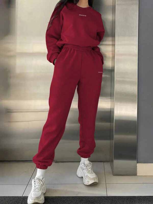 Conjunto Casual de Buzo y Pantalón con Estampado de Letras (2 Piezas) - Image 17