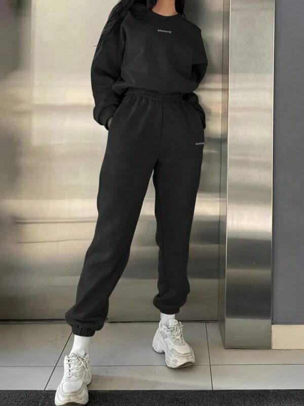 Conjunto Casual de Buzo y Pantalón con Estampado de Letras (2 Piezas) - Image 13
