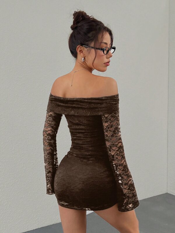 Vestido Bodycon de Encaje con Hombros Descubiertos - Image 27