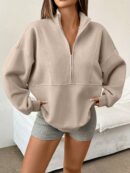 Buzo Cuello Alto con Medio Cierre y Capucha - Estilo Casual
