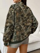 Buzo Cuello Alto con Medio Cierre y Capucha - Estilo Casual