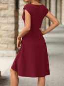 Vestido Mini de Punto Negro Elegante con Cintura Entallada