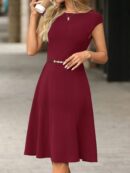 Vestido Mini de Punto Negro Elegante con Cintura Entallada