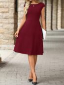 Vestido Mini de Punto Negro Elegante con Cintura Entallada