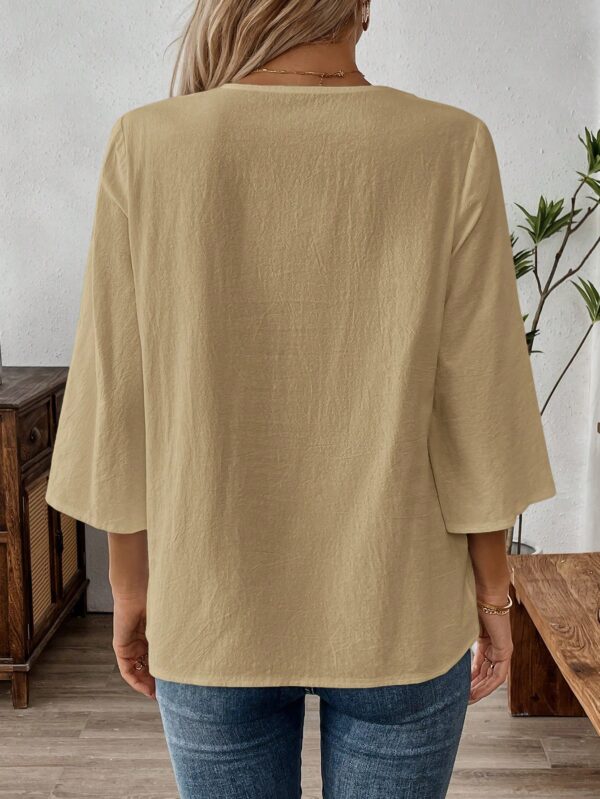 Blusa Casual de Manga Tres Cuartos en Color Sólido con Cuello V - Image 46