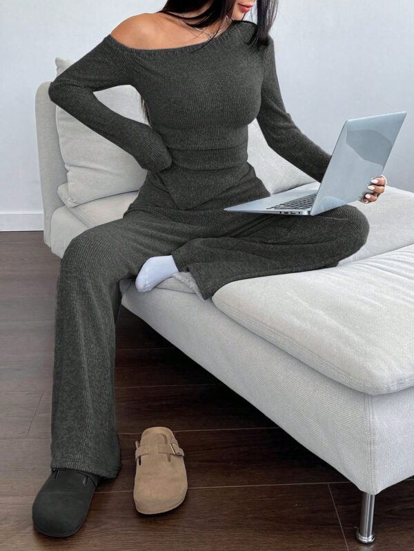 Conjunto Casual de Invierno Asimétrico 2 Piezas: Camiseta y Pantalón Ancho - Image 41