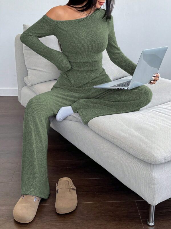 Conjunto Casual de Invierno Asimétrico 2 Piezas: Camiseta y Pantalón Ancho - Image 24
