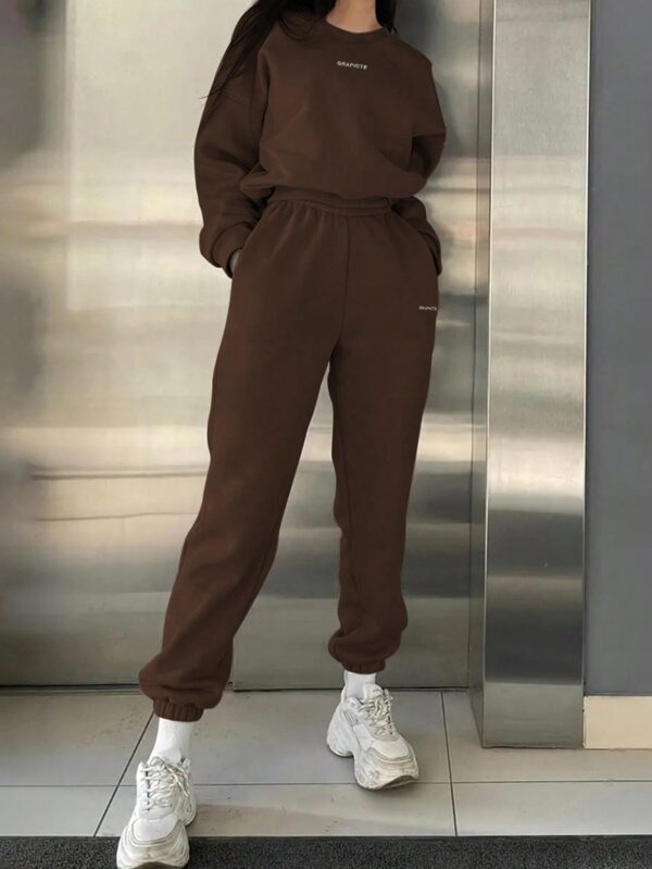 Conjunto Casual de Buzo y Pantalón con Estampado de Letras (2 Piezas) - Image 38