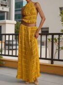 Set de Vestido Halter con Encaje Floral y Capas Plisadas en Gasa