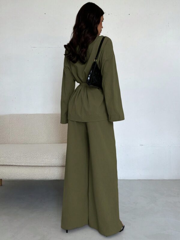 Set Elegante y Casual de Shacket y Pantalón con Cinturón - Image 23