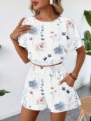 Conjunto Casual de Crop Top y Shorts con Estampado Geométrico