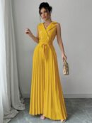 Mono Elegante de Doble Botonadura con Pliegues y Cinturón