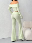 Set de Top Corto y Pantalones Acampanados con Hombros Descubiertos