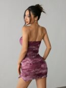 Vestido Mini Strapless con Estampado y Ruched