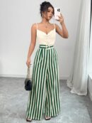 Mono Elegante a Rayas con Cinturón y Tirantes
